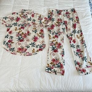 💕🌿🌺 LOFT White and Pink Floral Pajamas Size Small 💕🌿🌺